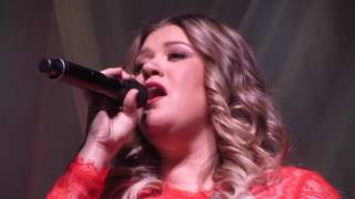 Kelly Clarkson - I'LL BE HOME FOR CHRISTMAS - Miracle on Broadway