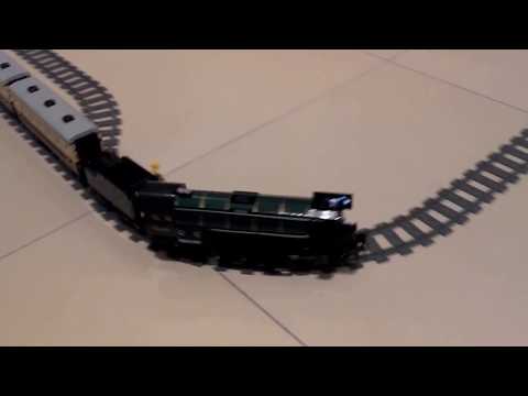 10194 Lego Emerald Night running with battery box in locomotive, instead of tender.