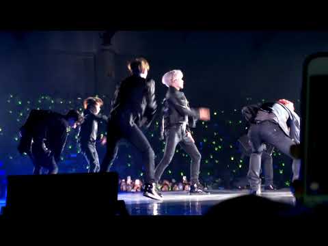 191215 WayV 1st fan meeting in Bkk Day 2 - Moonwalk #2 (45) #wayv_fanmeetinginBKK