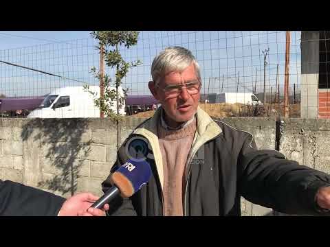 Qyteza turistike e Belshit, pa treg. Tregtarët detyrohen të shesin në rrugë