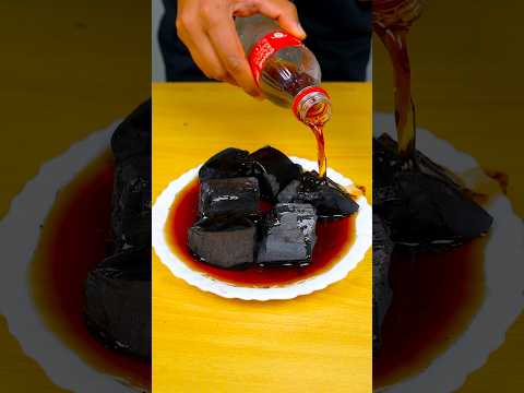 Cleaning dirtiest utensils with coal hack 🧽😮 #diyhack #lifehack