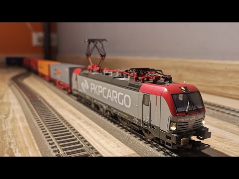 Powrót Vectrona! EU46-506 z kontenerami | Modelarstwo