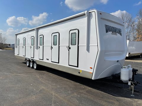 Commercial Multi Sleeping Trailer Work Force 44 BHT 6 Z 2 D Bunk 2 Full Bath Laundry for a crew of 8