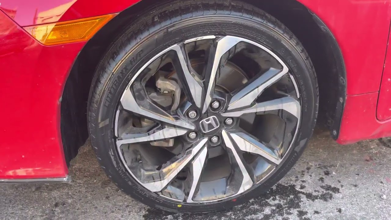 2017 Honda Civic si with new tires 235-40-18