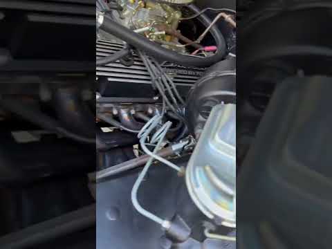 302ci V8 1975 Ford Bronco Half-Cab Pickup
