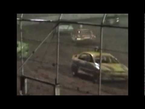 Modified Production: Langton and Raymont Crash - Kingaroy Speedway