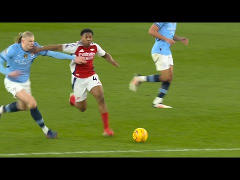 It's impossible to press Myles-Lewis Skelly 🥶