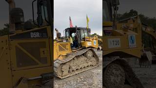 Download lagu Buldozer Model D5R2 XL #trending #buldozer #trending #fyp #shortvideo mp3