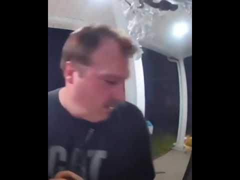 Hombre fue mordido por una serpiente entrando a su casa - Telemedellín