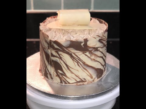 Marbled Chocolate collar cake