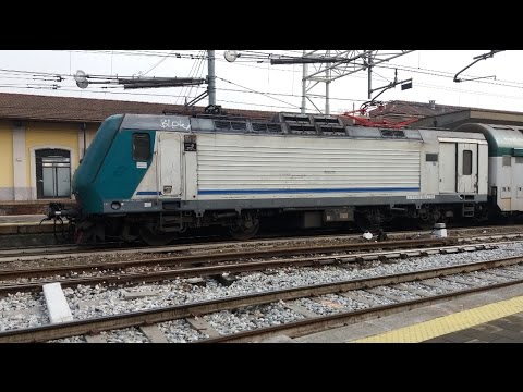E.464-195 + CARROZZE "Casaralta" TRENORD PARTENZA STAZIONE DI MONZA