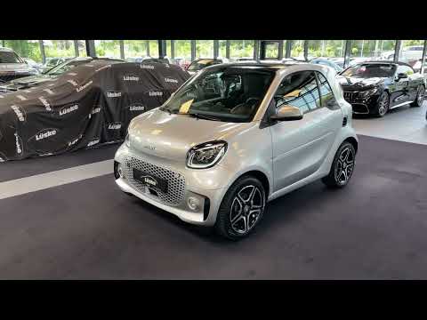 15788 smart smart EQ fortwo EXCLUSIVE cool silver 22kW Pano