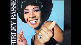 Shirley Bassey "Cry Me a River"