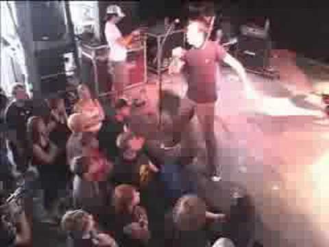The Akas - Gotta Get Outta There (Hellfest 2003)