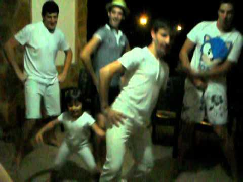 Fiesta en la casa 02.AVI