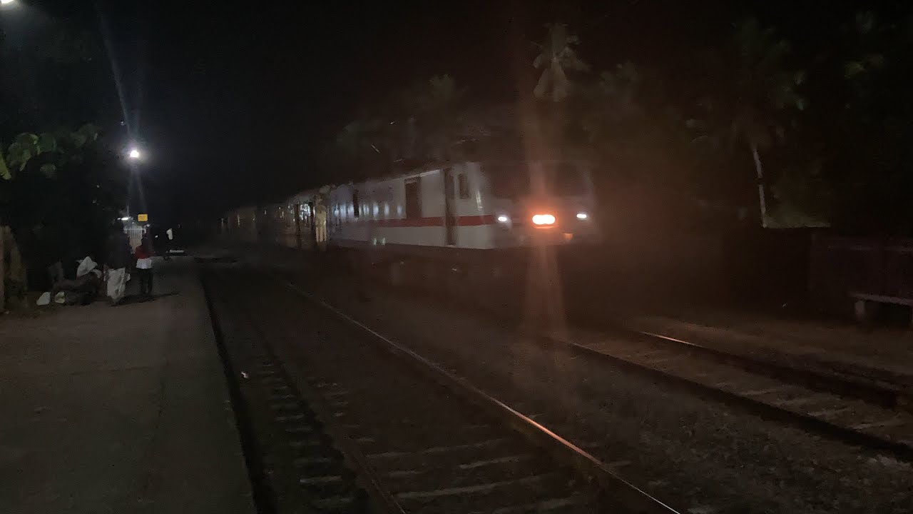 Watch video MANGLORE-TRIVANDRUM MAVELI EXPRESS WITH RPM WAP7 CROSSING JAGANATH TEMPLE GATE Now MANGLORE-TRIVANDRUM MAVELI EXPRESS WITH RPM WAP7 CROSSING JAGANATH TEMPLE GATE