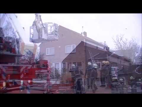 Brandweer rukt uit voor schoorsteenbrand Puoldyk Dronrijp