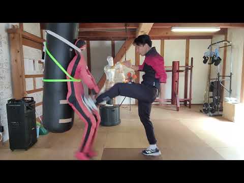 女性の護身術　急所の蹴り方