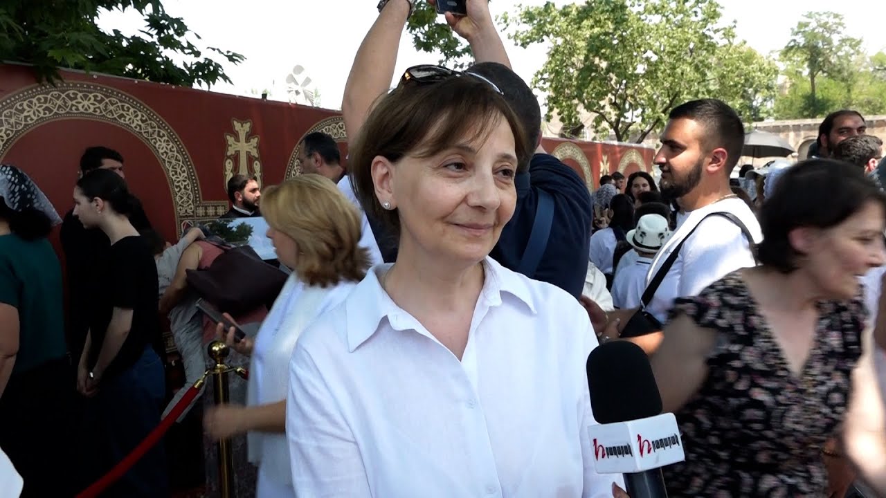 Ղեկավար մի ասեք, նա հեռու պիտի կանգնի մեր բոլոր սրբություններից