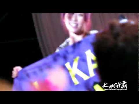 120331 Nicole - Pretty Girl  with KARAADDICT towel (FanCam)