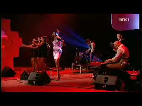 Noora Noor performs "Funky Way" on Norwegian TV
