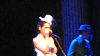 PJ Harvey & John Parish - "April" - 2009-05-09 Nalen, Stockholm