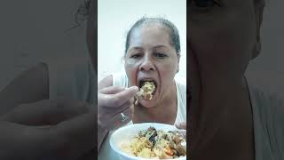 ALMOÇANDO QUENTINHA NO HOSPITAL 