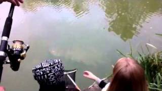 preview picture of video 'Лазаревское рыбалка. Озеро Дивное. http://lazarevskoye.tiu.ru/'