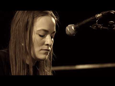 Radie Peat - Hares On The Mountain