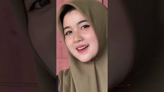 Download lagu Story WA cewek cantik berhijab mp3