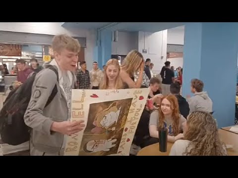 Soyteen asks a girl out to prom