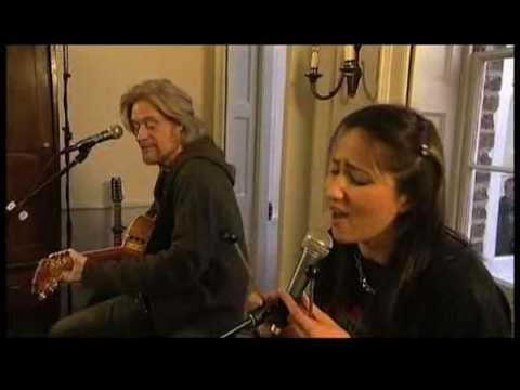 KT Tunstall & Daryl Hall [Part 5 of 5] - Out Of Touch [Live From Daryl's House]