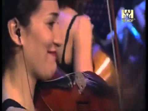 CLUB DOGO, FEDEZ, EMIS KILLA, J-AX Freestyle sulle note di "We will rock you"