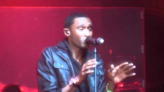 Brian Mcknight &quot;why can&#39;t she be more like you&quot; Casino de Paris 03 12 2010