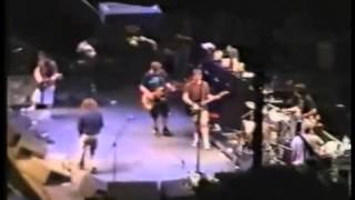 Pearl Jam featuring Dave Grohl - Rockin In The Free World (1995)