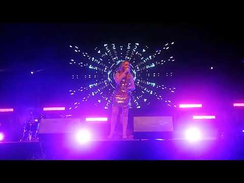 Carla Ribeiro - "Deixa-me Sonhar (Só Mais Uma Vez)"