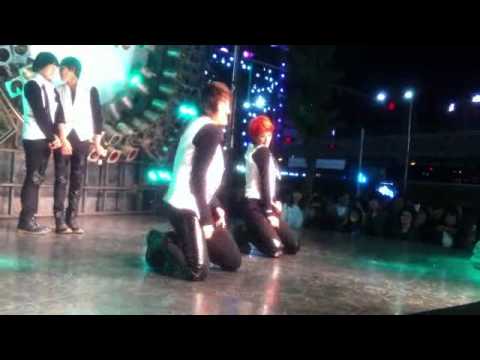 110513 G.IAM Maknae line (Vega & EunYul) dancing to BEG's Abracadabra