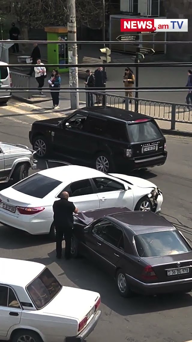 Ավտովթար՝ Ազատության պողոտայում