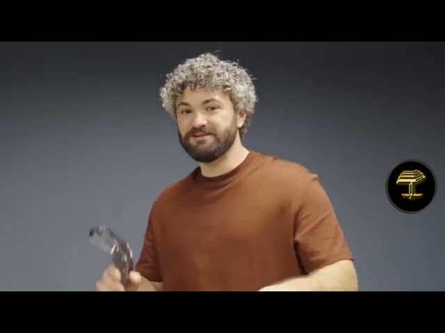 El peligro de la IA (Inteligencia Artificial) Un robot dispara a un YouTuber