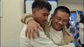 החטופים השבים התאילנדים נפגשו עם בני משפחותיהם שבאו ללוותם הביתה (עדכוני משרד ראש הממשלה) - התמונה מוצגת ישירות מתוך אתר האינטרנט יוטיוב. זכויות היוצרים בתמונה שייכות ליוצרה. קישור קרדיט למקור התוכן נמצא בתוך דף הסרטון