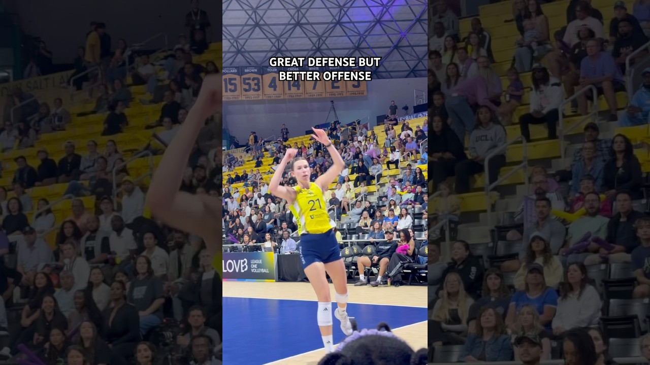 SETTING UP MOLLY MCCAGE (TEXAS ALUM) IN THE MIDDLE 💯✅