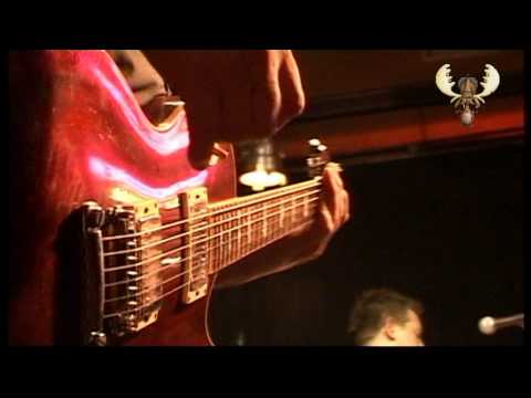 The Nimmo Brothers - Still here Strumming - Live@ Bluesmoose café