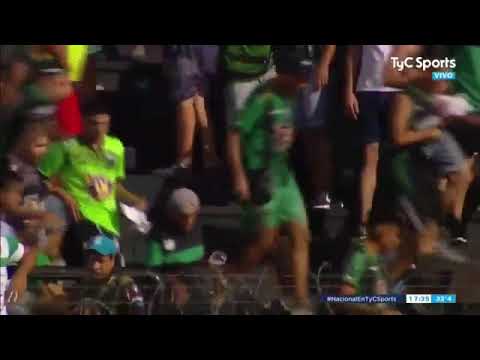 Batalla campal en la tribuna de Nueva Chicago: piñas, corridas y cuchillazos