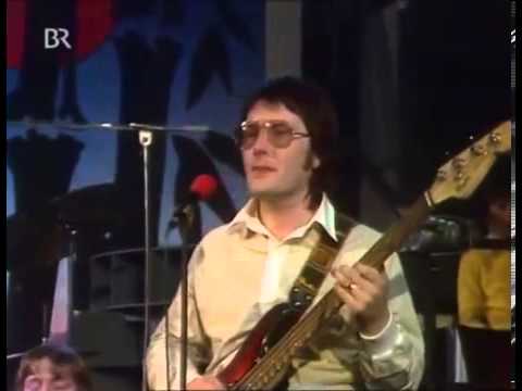 Raphael Ravenscroft featured saxophone soloist Gerry Rafferty   Baker Street Live TV