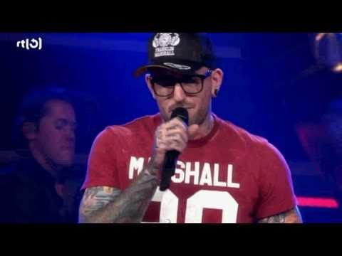 Ben Saunders performing Use Somebody