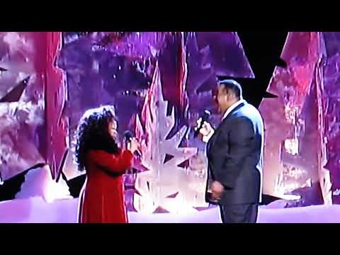 Chaka Khan & Luther Vandross live! Have yourself a merry little christmas