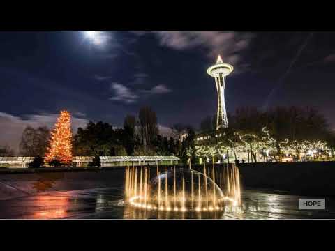 Christmas in three different languages  (Merry Christmas, Feliz Navidad and 聖誕節快樂)