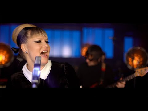 Nicole Bernegger «CRESCENT MOON» Video Session