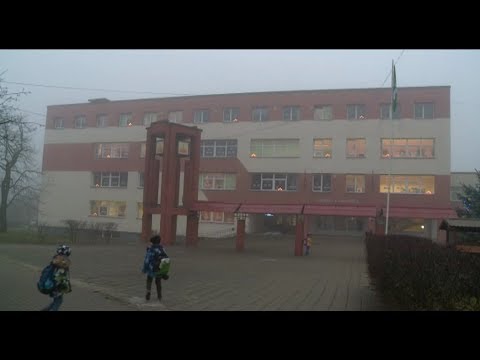 Kāpēc daudzbērnu ģimenes atvasēm neapmaksā skolas brīvpusdienas?