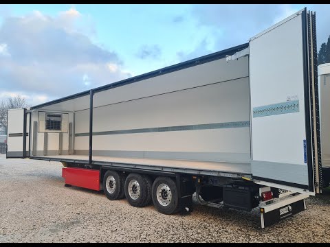 Schmitz S.KO Express with Folding Wall.